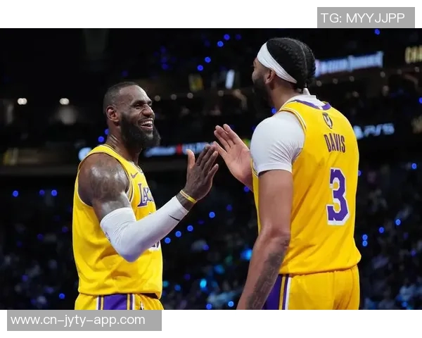 湖人热火第五场激战回顾：谁将夺得总冠军的关键胜利