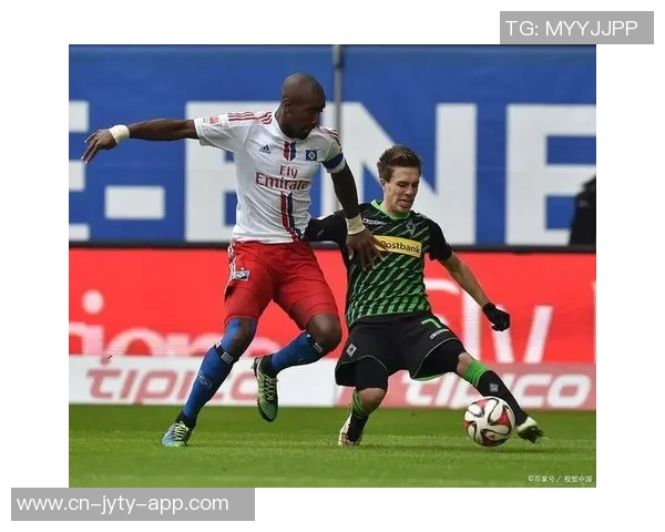 前进之鹰与坎布尔的激烈对决展现足球魅力与团队精神的精彩碰撞